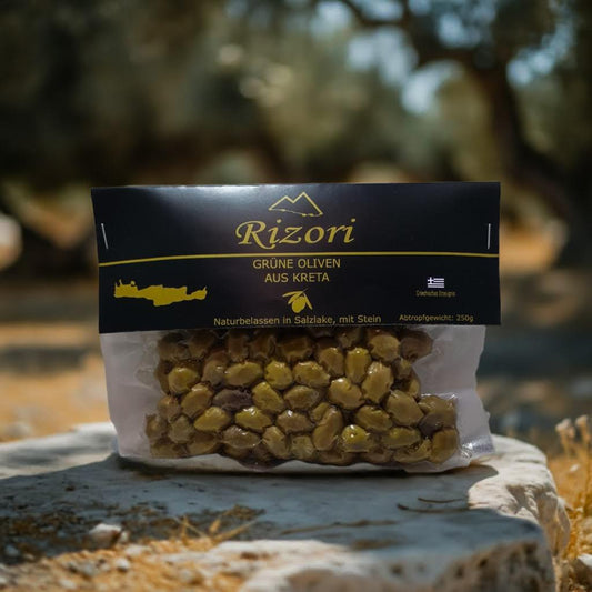 Grüne Oliven mit Stein aus Kreta – naturbelassen und voller Geschmack