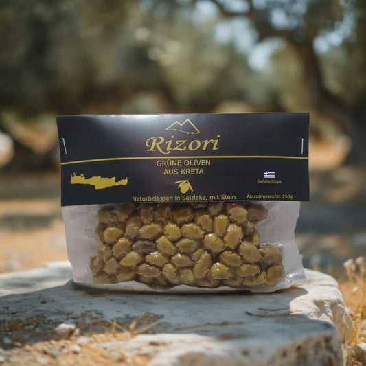 Grüne Oliven mit Stein aus Kreta – naturbelassen und voller Geschmack