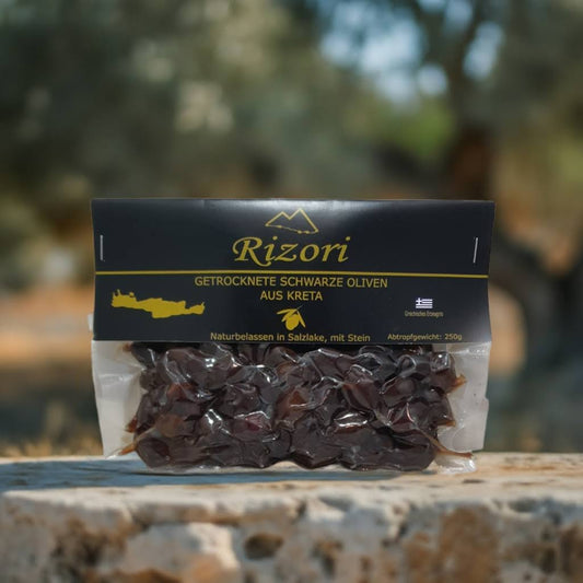 Schwarze Oliven mit Stein aus Kreta – naturbelassen und voller Geschmack